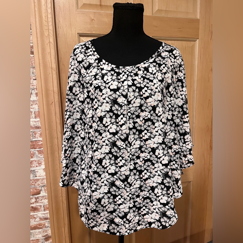 Elle Women’s Boho Chic Floral Flowy Poncho Style Draped Cape Top Built-in Tank L
